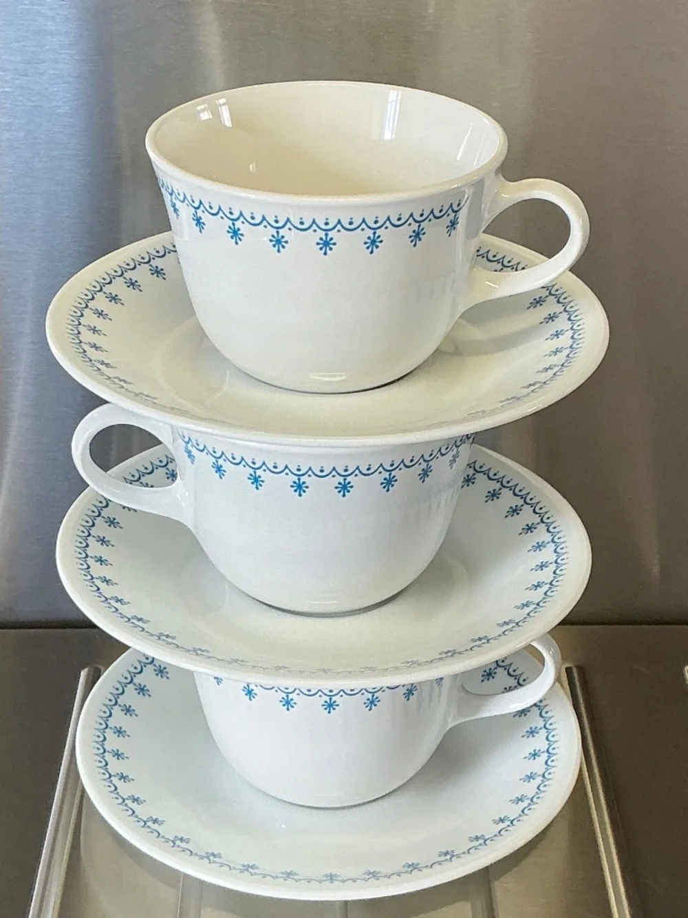 Vintage Corelle Blue Snowflake Garland Tea Cups & Saucers Corning Glass Pyrex